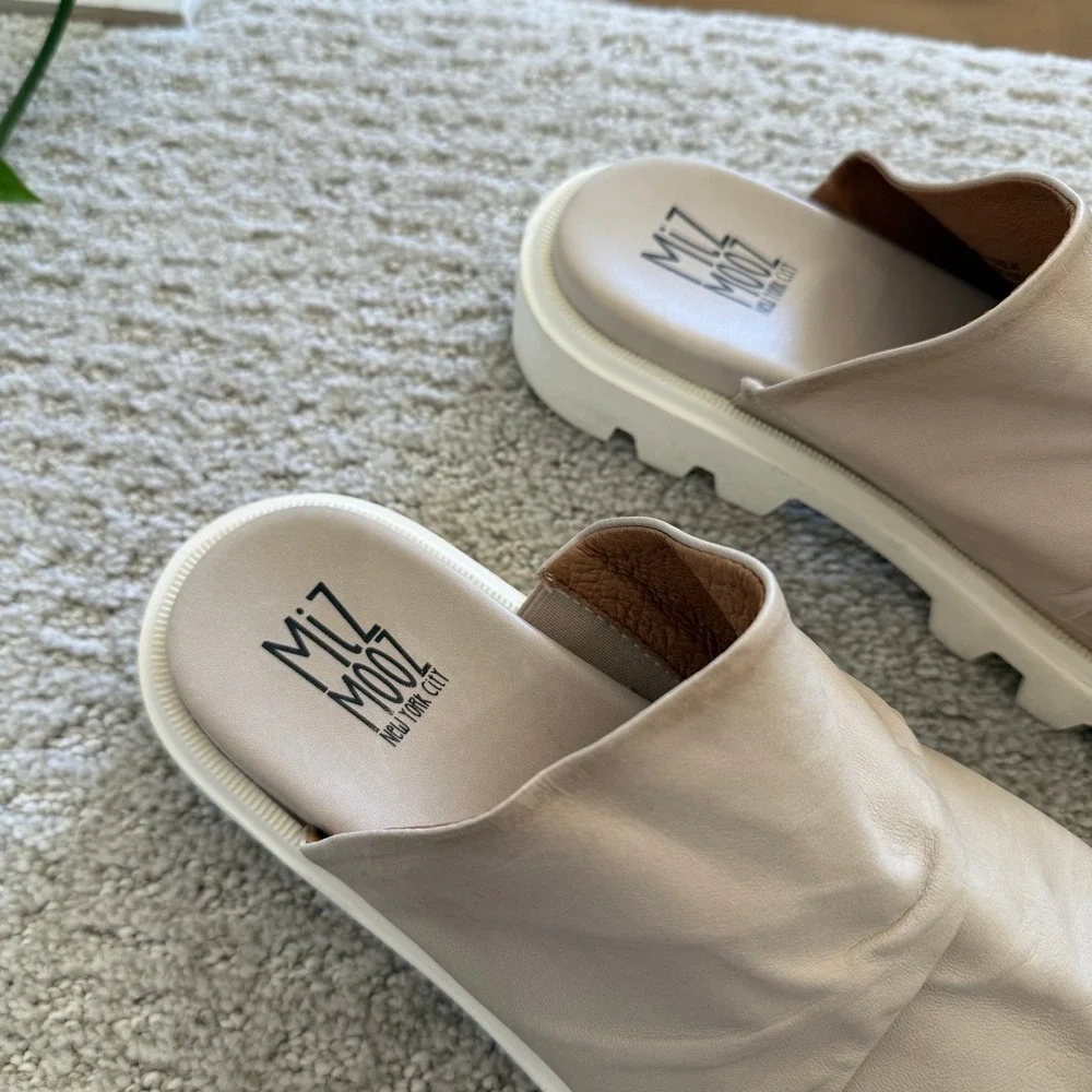 Miz Mooz‎ PLYMOUTH Women 41 Beige Leather Lug Sole Slide Sandals 9.5-10